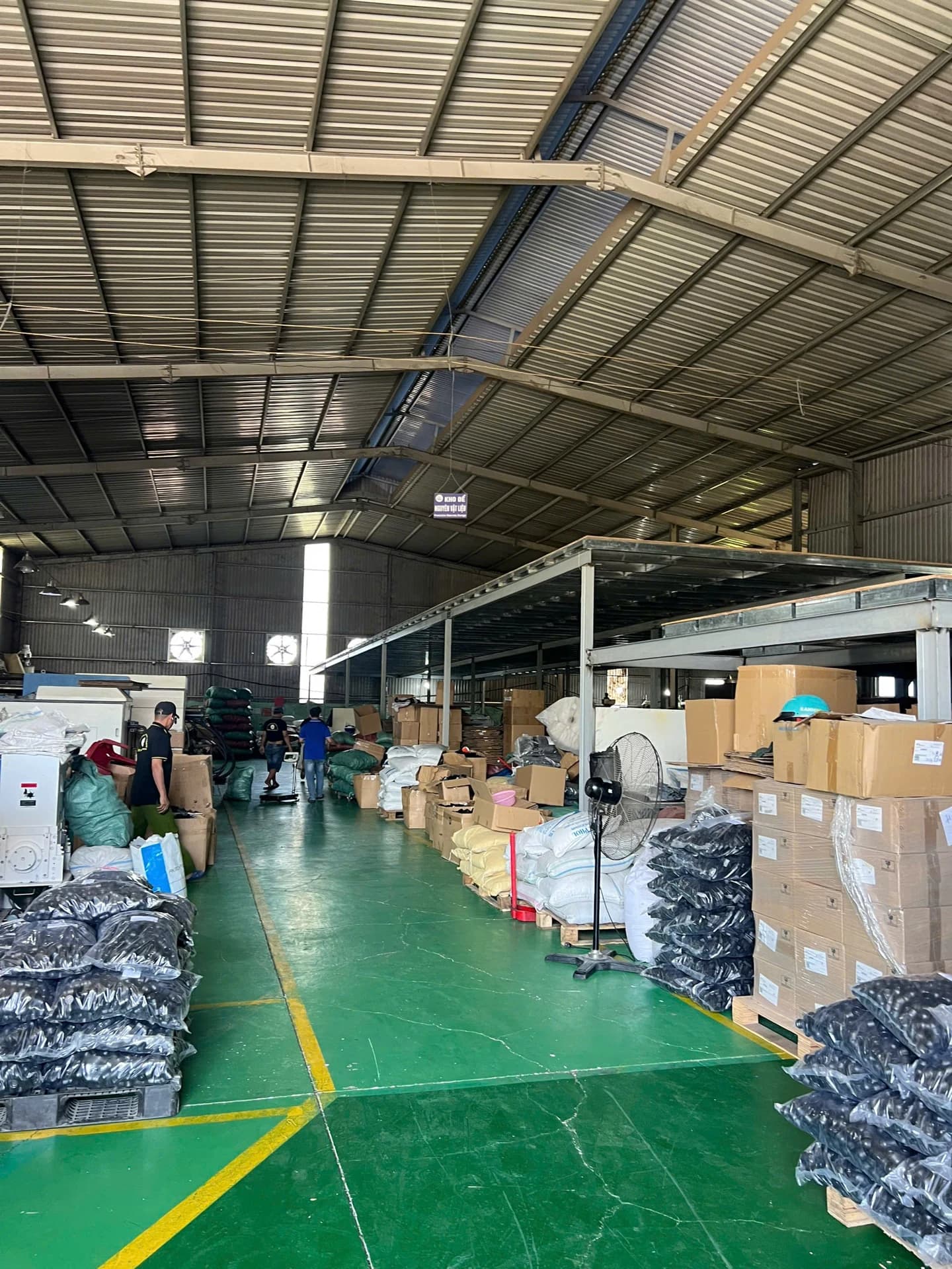 Không gian nhà xưởng LTP